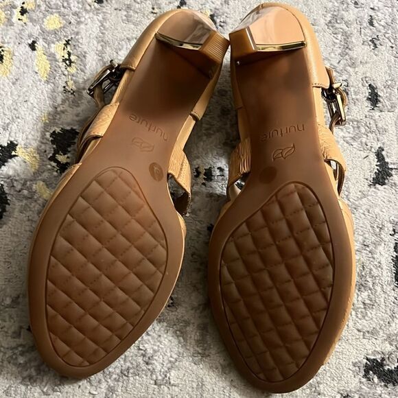 Nurture Pamina size 11 leather tan heels - Picture 5 of 6